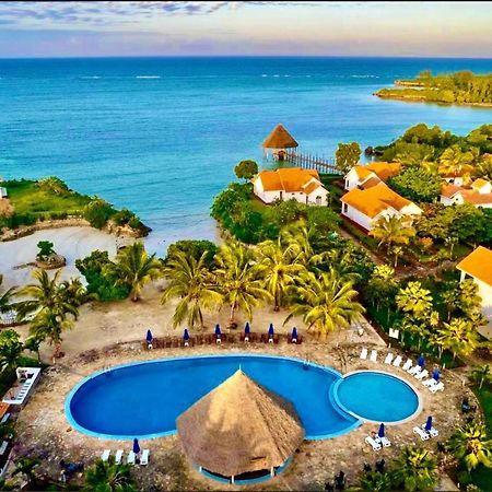 Azao Resort & Spa Pongwe Esterno foto