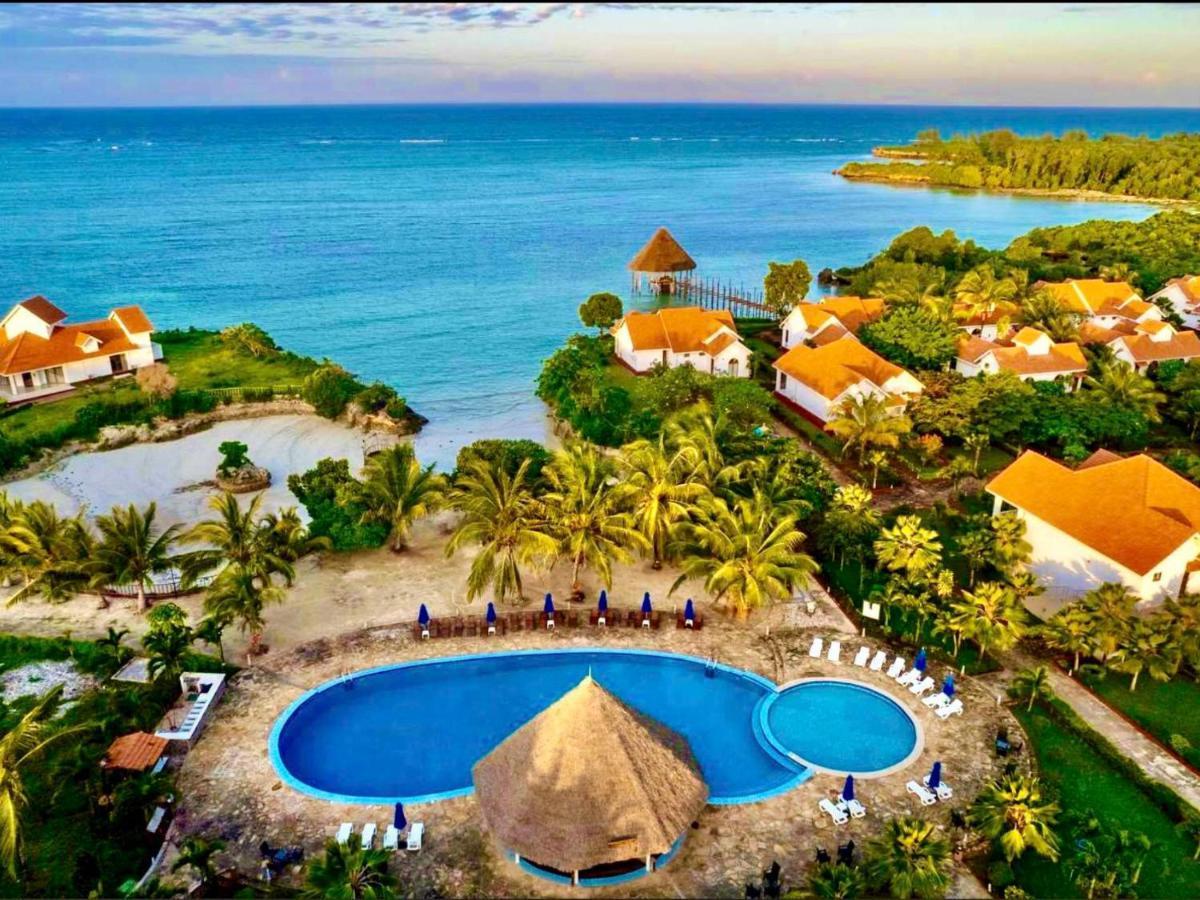 Azao Resort & Spa Pongwe Esterno foto