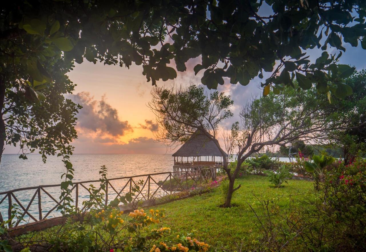 Azao Resort & Spa Pongwe Esterno foto